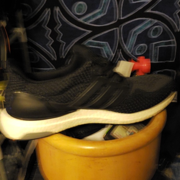 Adidas - Picture 2 of 3